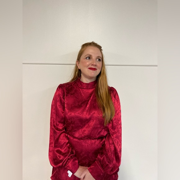 ♥️Taylor Swift Eras Tour outfit option! Red romper size L - Picture 4 of 5